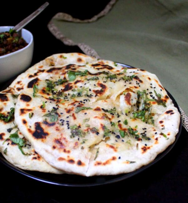 Aloo-Pyaz Kulcha